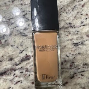 Dior Forever Skin Glow Foundation 4N